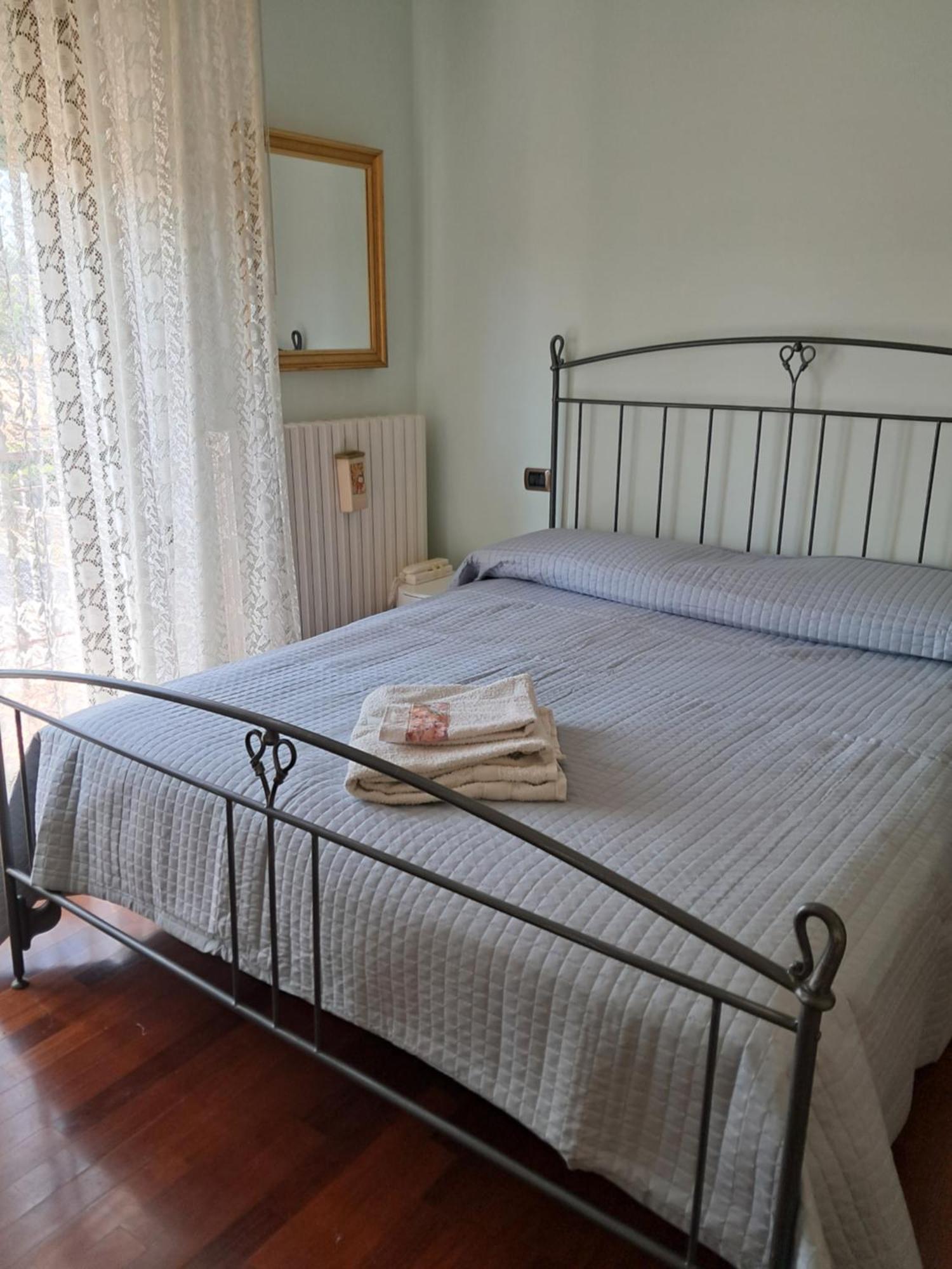 Roses House Apartman Porto San Giorgio Kültér fotó